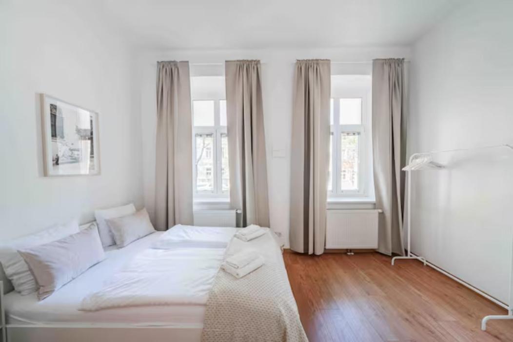 Apartments Next To Schoenbrunn - Free Parking !!! Вена Экстерьер фото